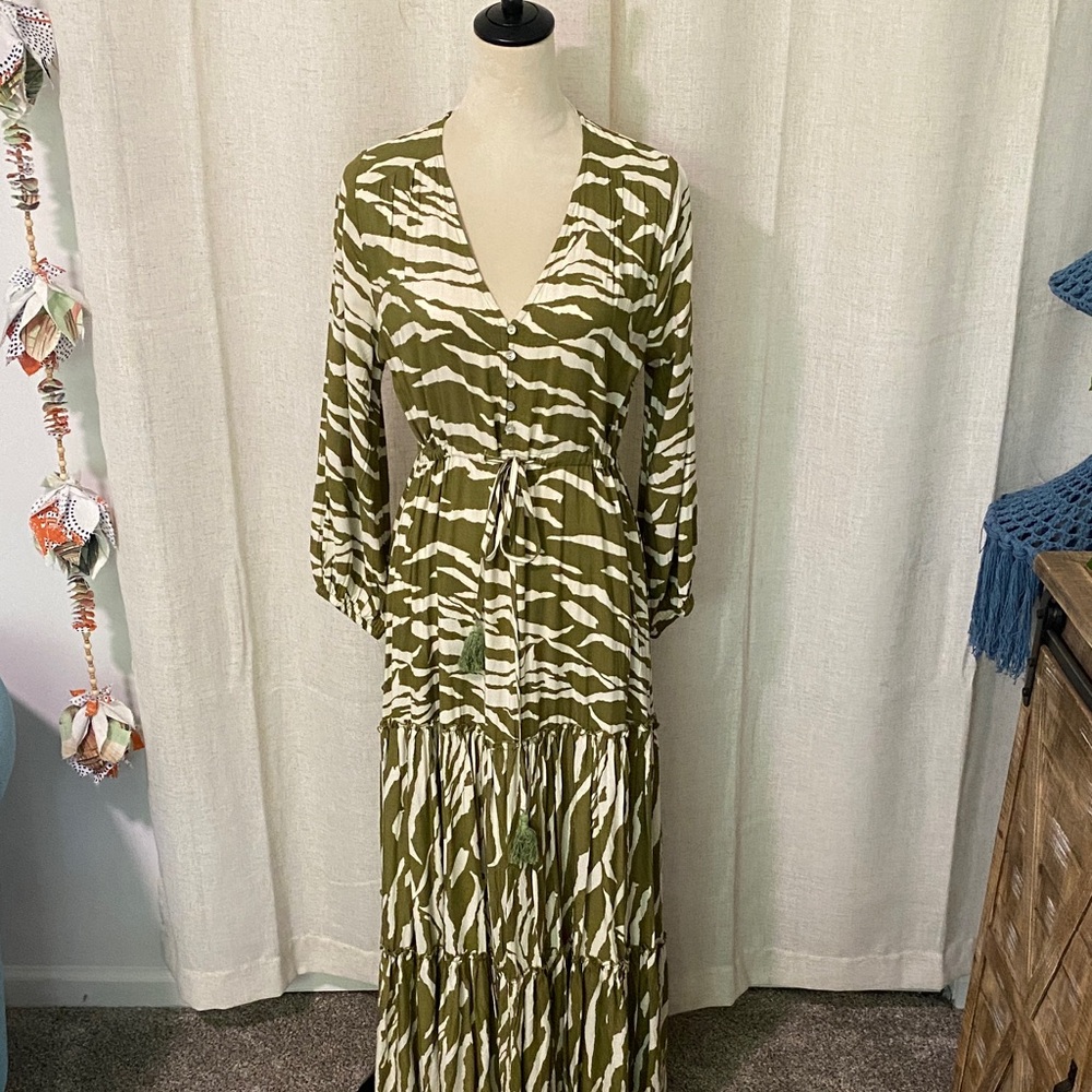 Chic Olive and White Long Sleeve Dress